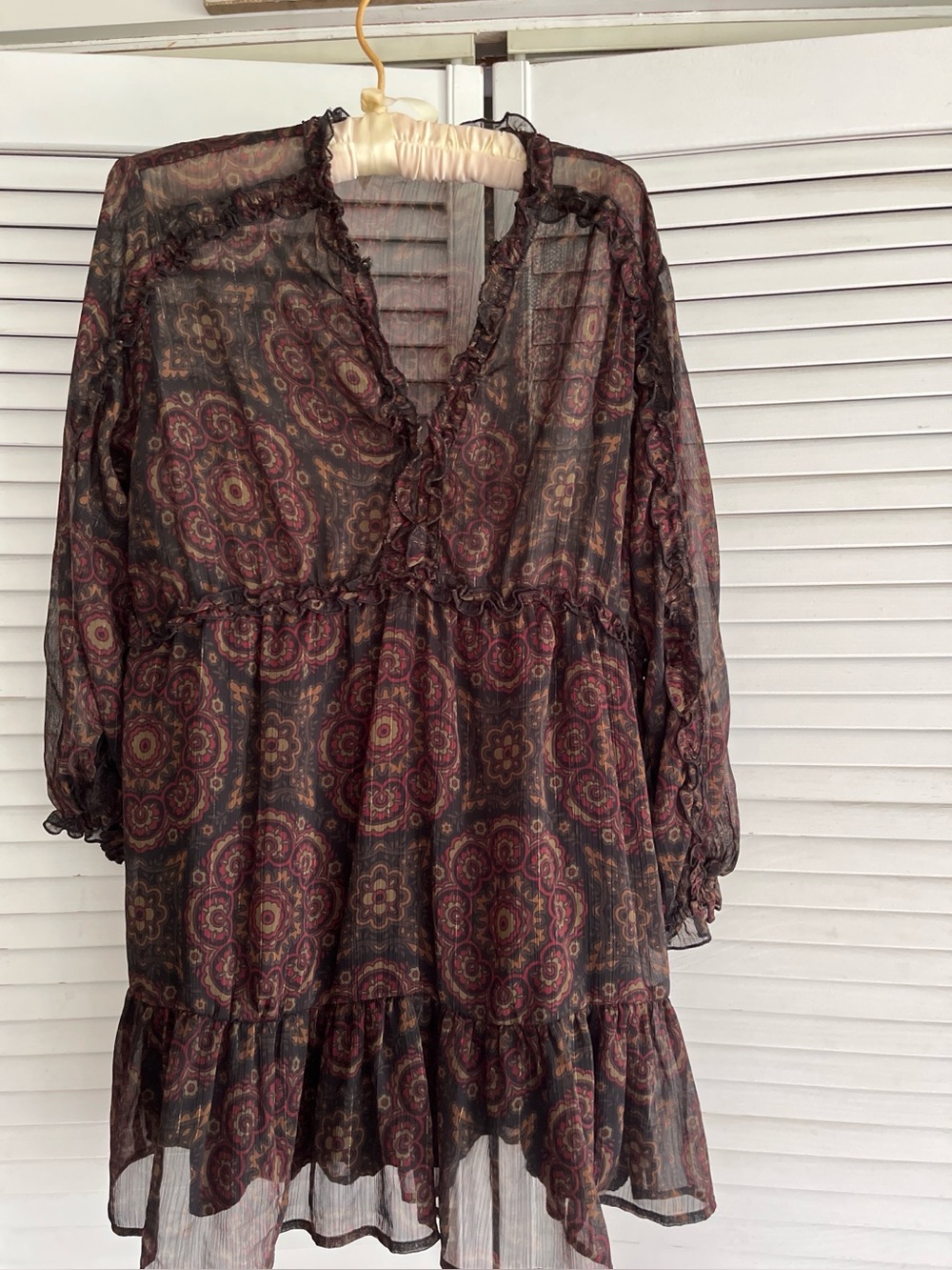 ZAra Sheer Paisley Ruffle Tiered Blouse - Black & Burgundy. Size S to M. $16